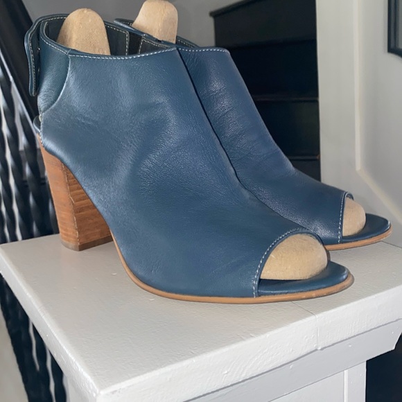 Steve Madden NONSTP Bootie - Picture 2 of 11